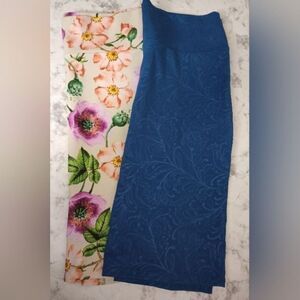 (Bundle) 2 LuLaRoe Polyester Stretch Mini Skirts Size Large